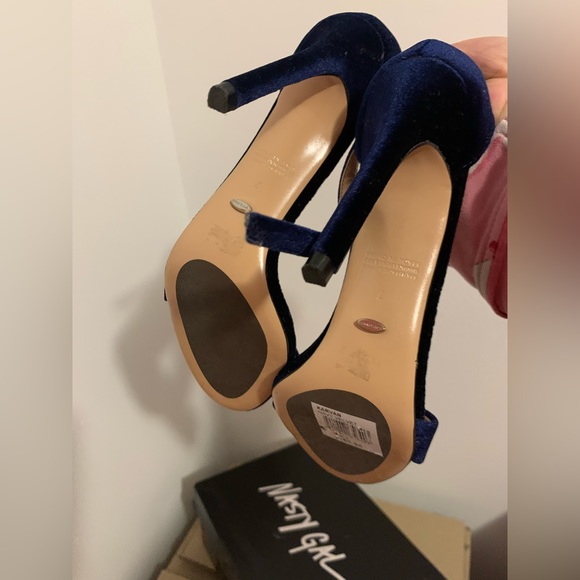 Tony Bianco Velvet Heels 🦋 - Picture 7 of 8